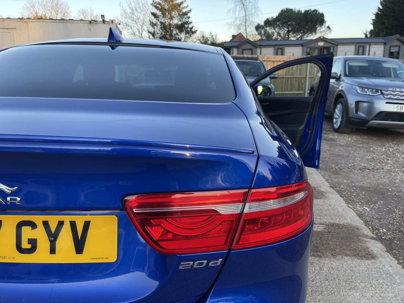 Jaguar XE 2.0d R-Sport Saloon 4dr Diesel Auto Euro 6 (s/s) (180 ps)