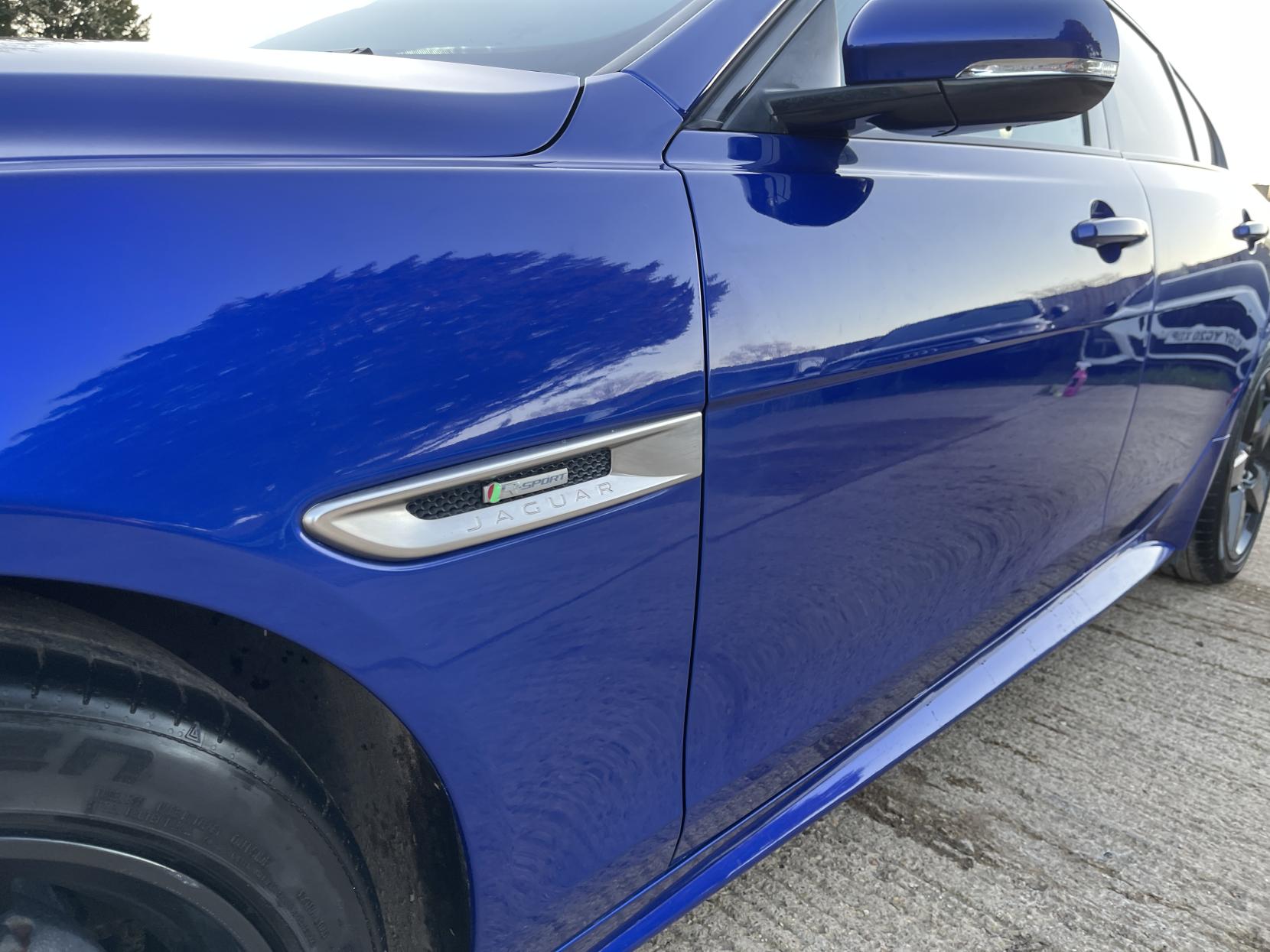 Jaguar XE 2.0d R-Sport Saloon 4dr Diesel Auto Euro 6 (s/s) (180 ps)