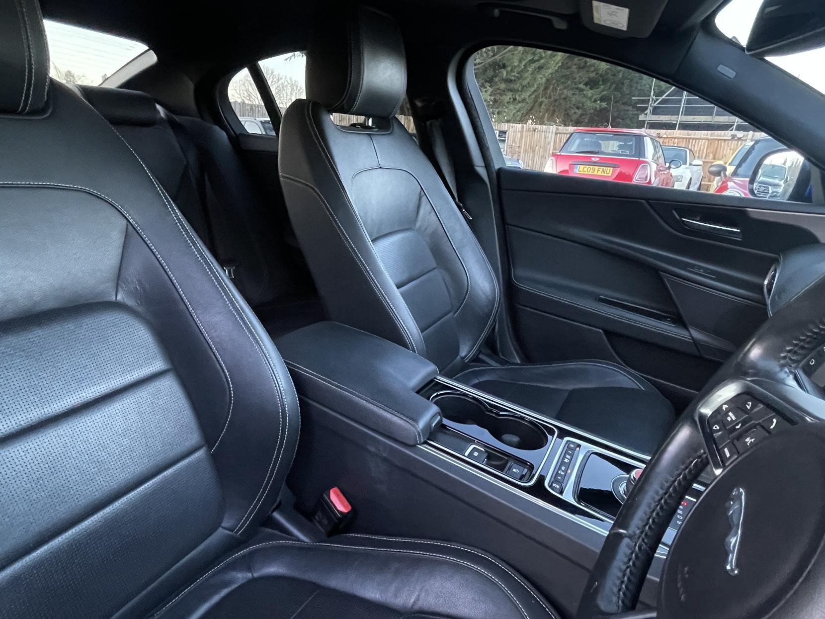 Jaguar XE 2.0d R-Sport Saloon 4dr Diesel Auto Euro 6 (s/s) (180 ps)