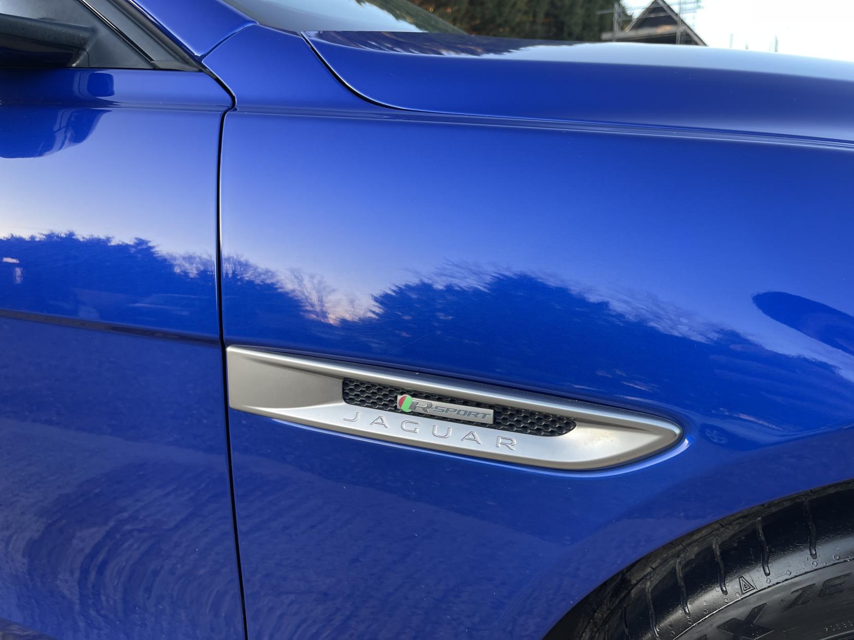 Jaguar XE 2.0d R-Sport Saloon 4dr Diesel Auto Euro 6 (s/s) (180 ps)