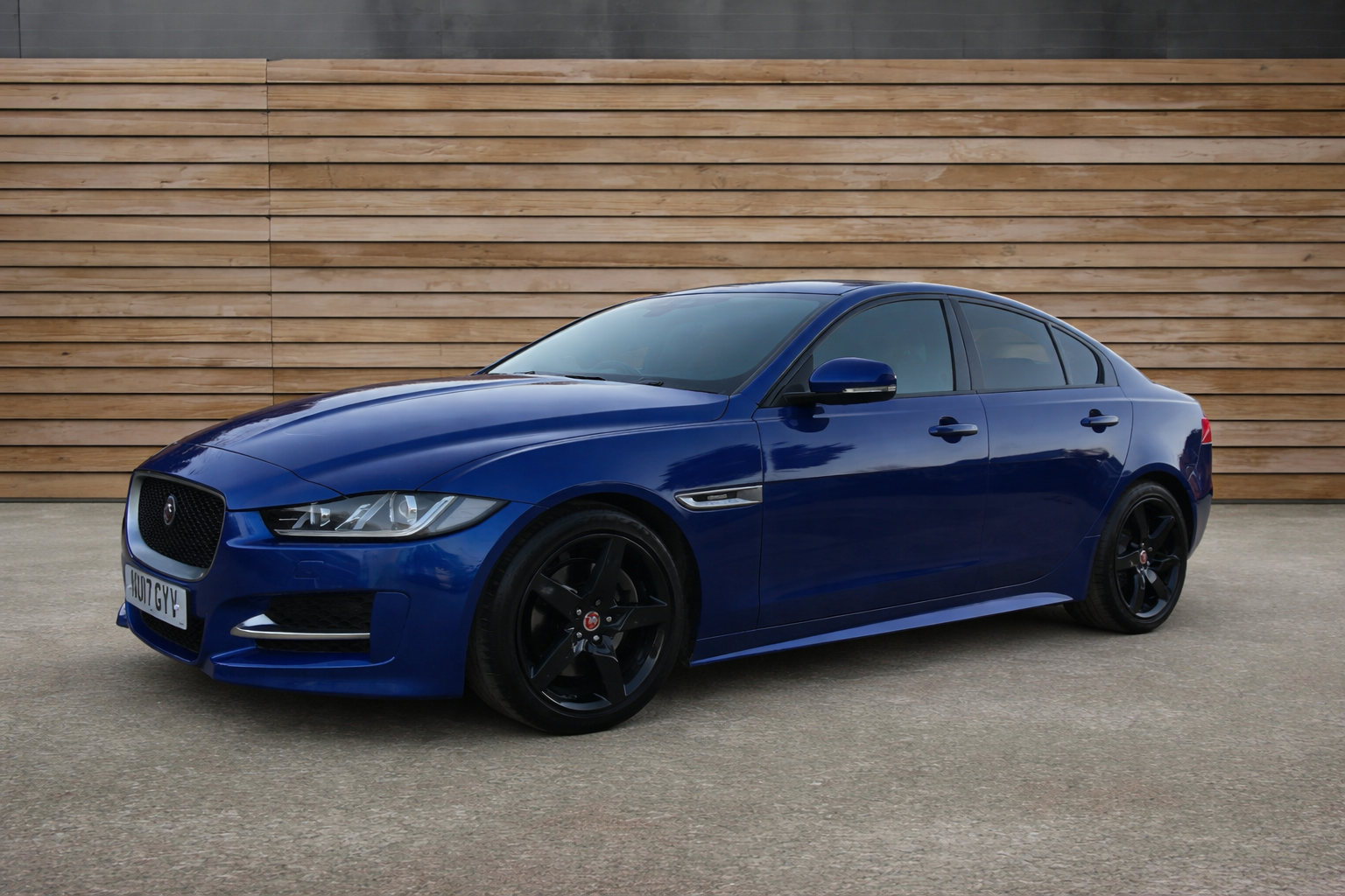 Jaguar XE 2.0d R-Sport Saloon 4dr Diesel Auto Euro 6 (s/s) (180 ps)