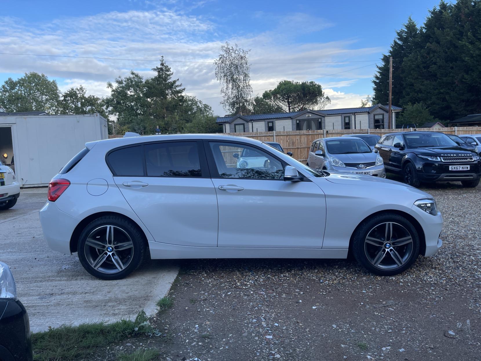 BMW 1 Series 1.5 118i Sport Hatchback 5dr Petrol Manual Euro 6 (s/s) (136 ps)