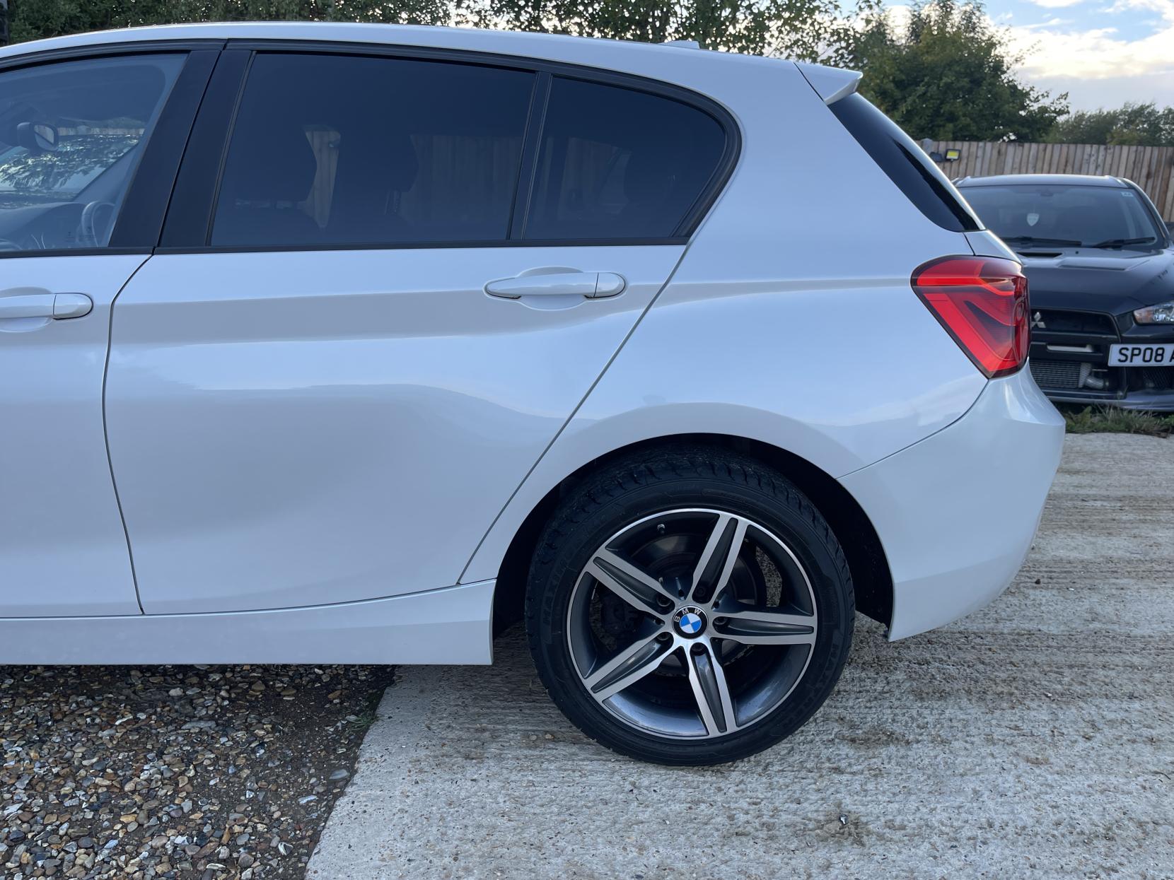 BMW 1 Series 1.5 118i Sport Hatchback 5dr Petrol Manual Euro 6 (s/s) (136 ps)