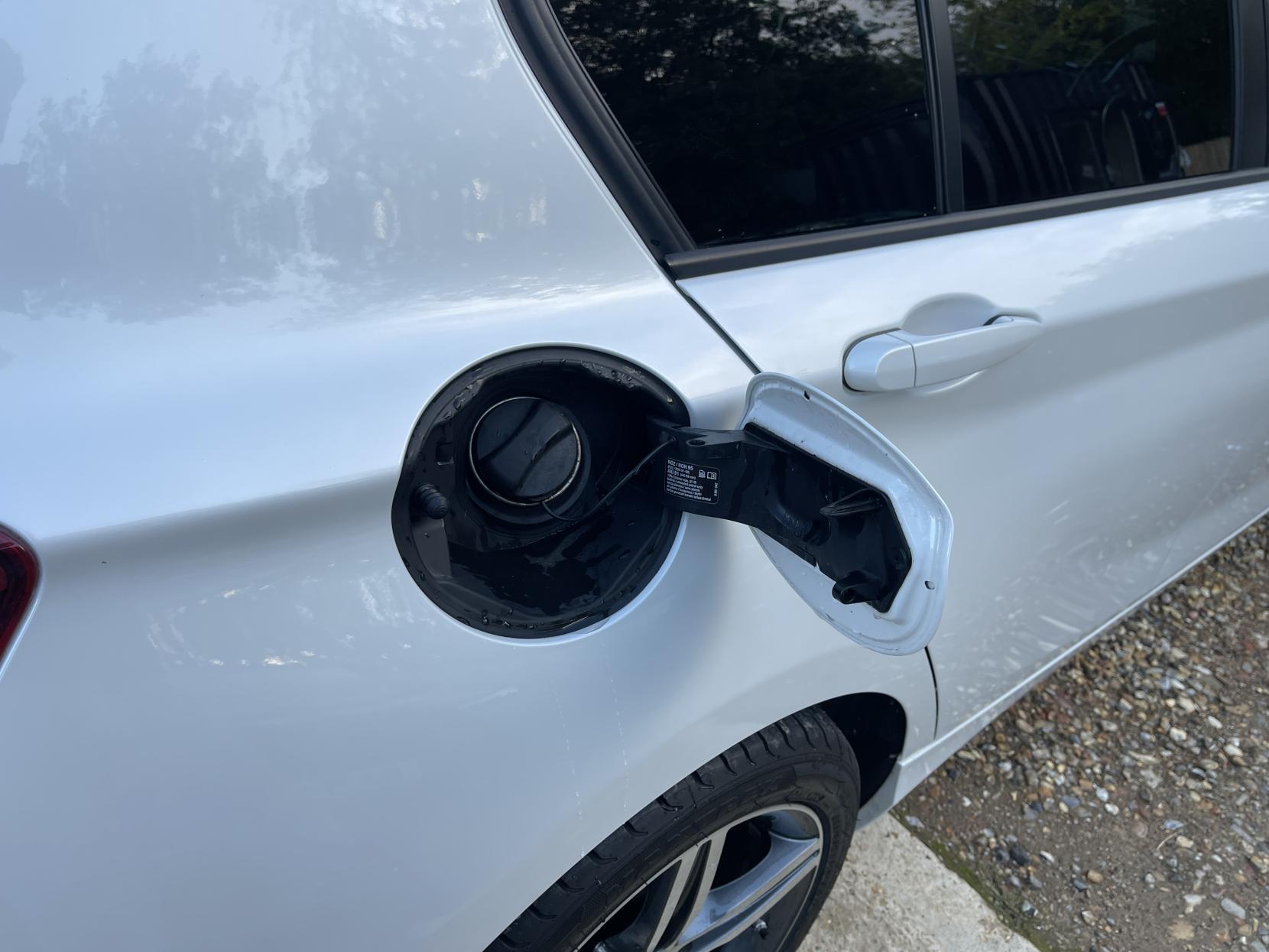 BMW 1 Series 1.5 118i Sport Hatchback 5dr Petrol Manual Euro 6 (s/s) (136 ps)
