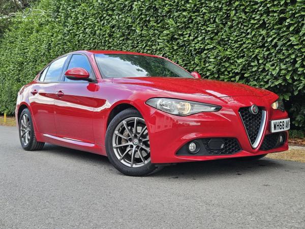 Alfa Romeo Giulia 2.0T Super Saloon 4dr Petrol Auto Euro 6 (s/s) (200 ps)