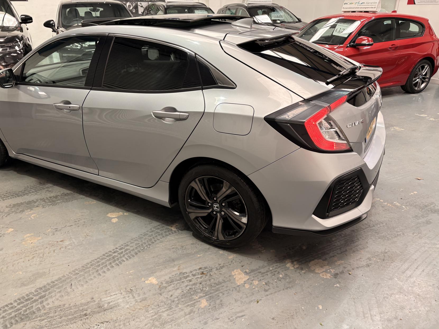 Vehicle Image 7