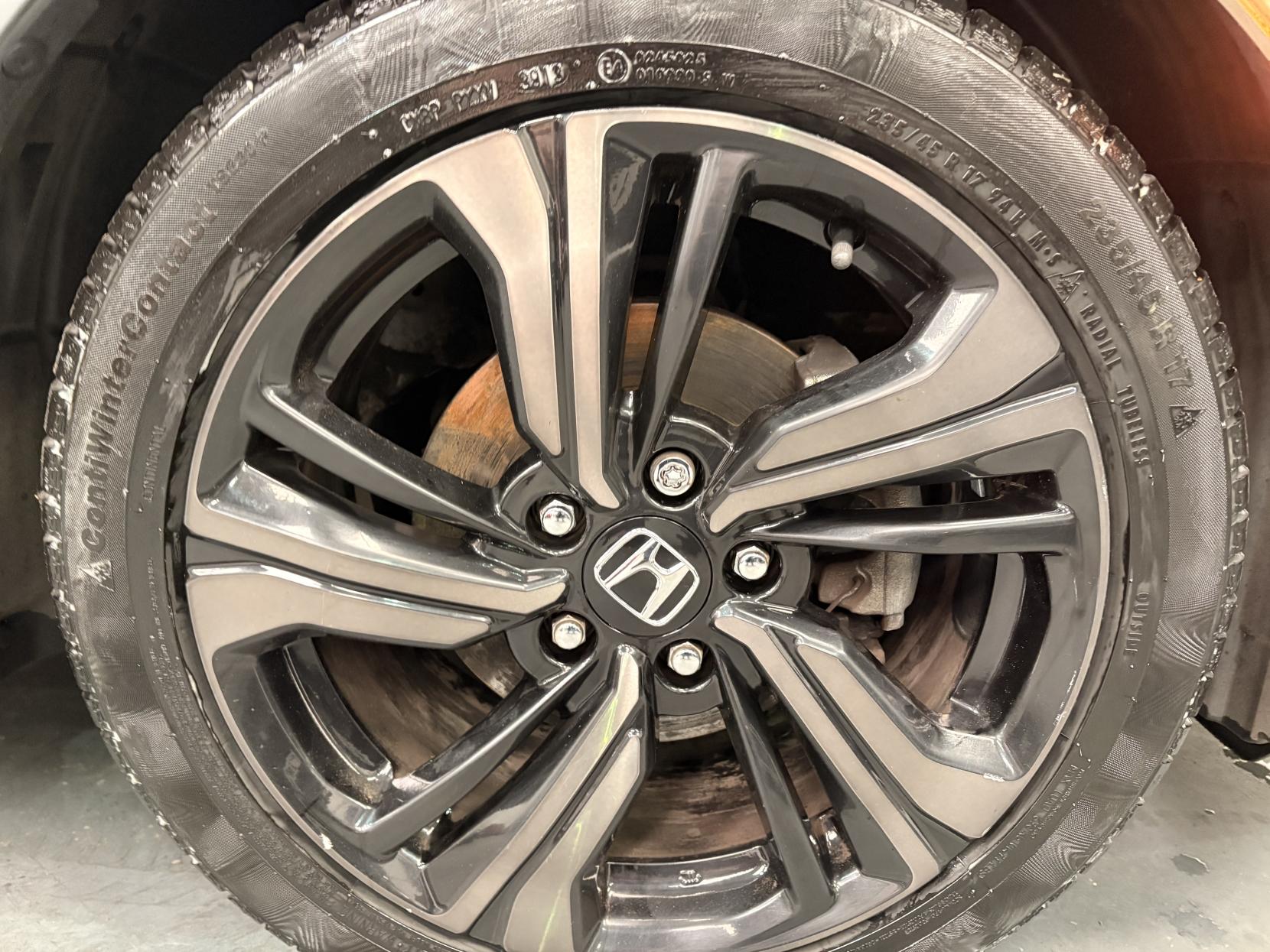 Vehicle Image 16