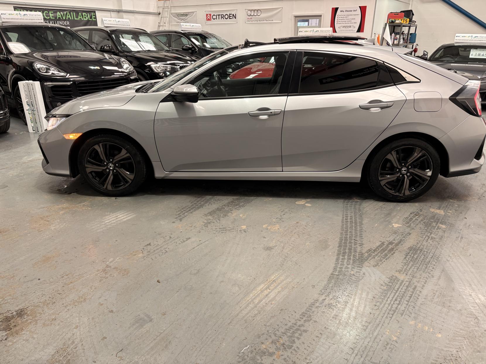 Vehicle Image 6