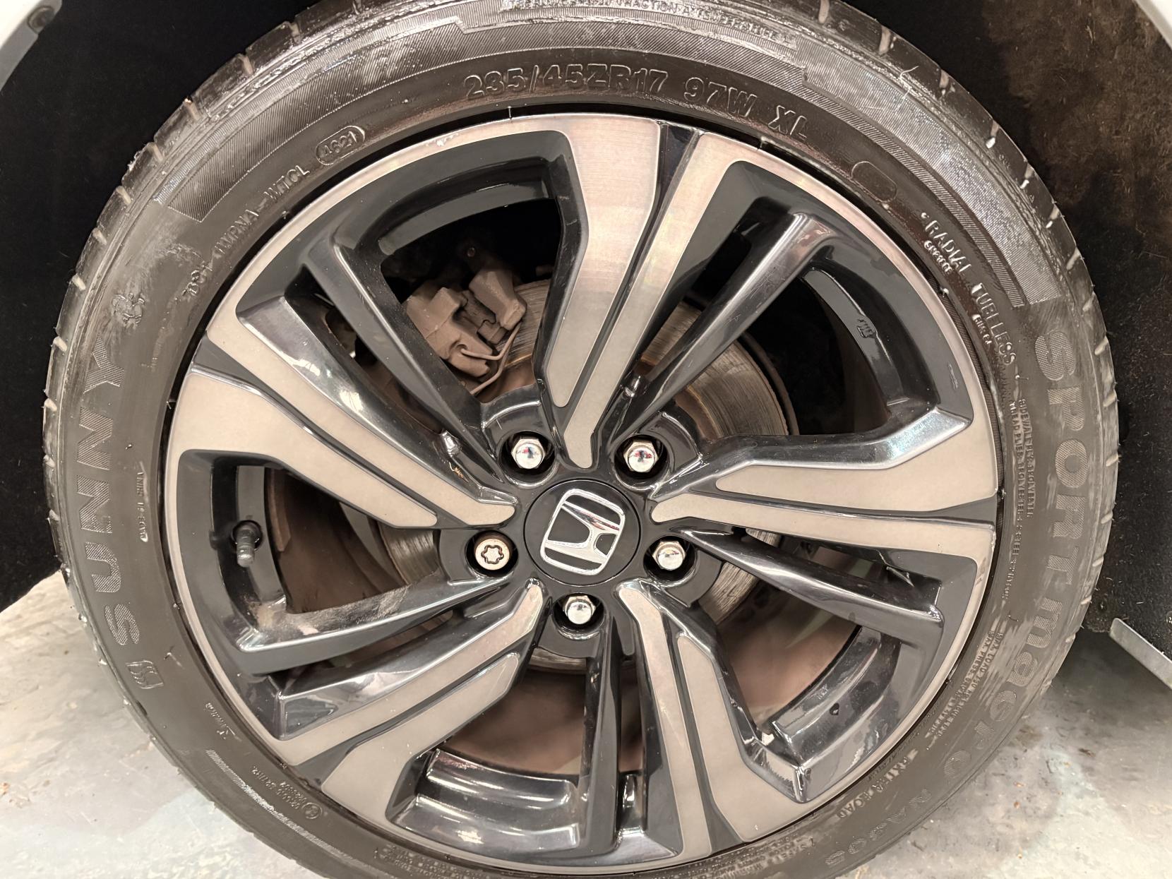 Vehicle Image 19