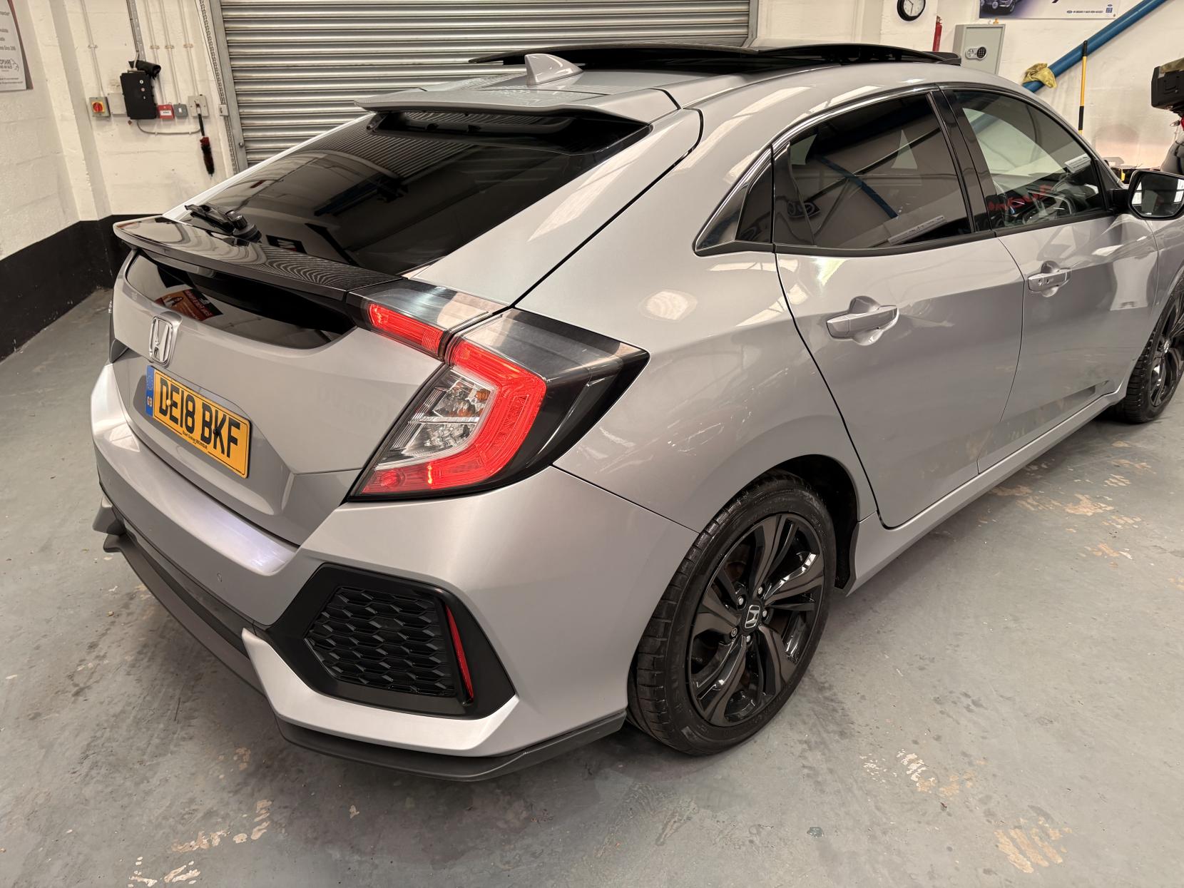 Vehicle Image 8