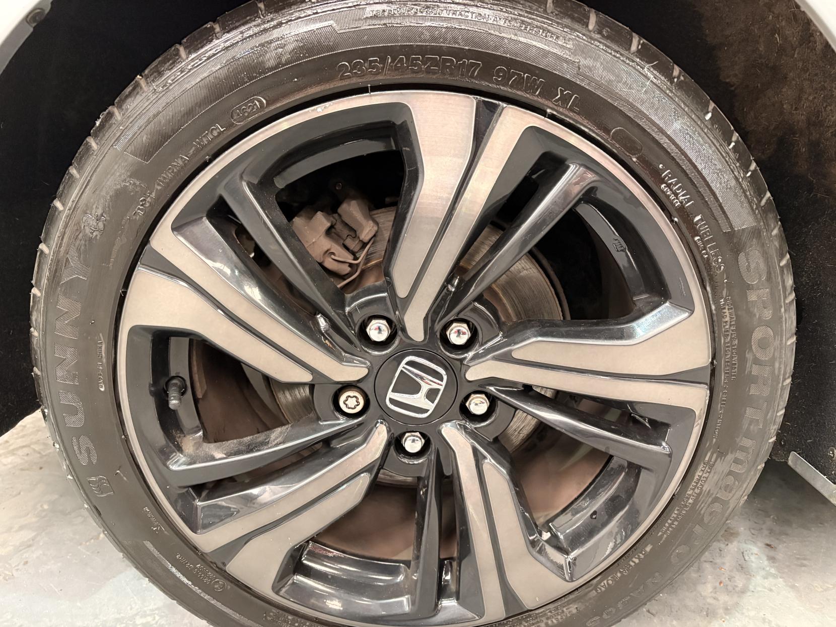 Vehicle Image 18