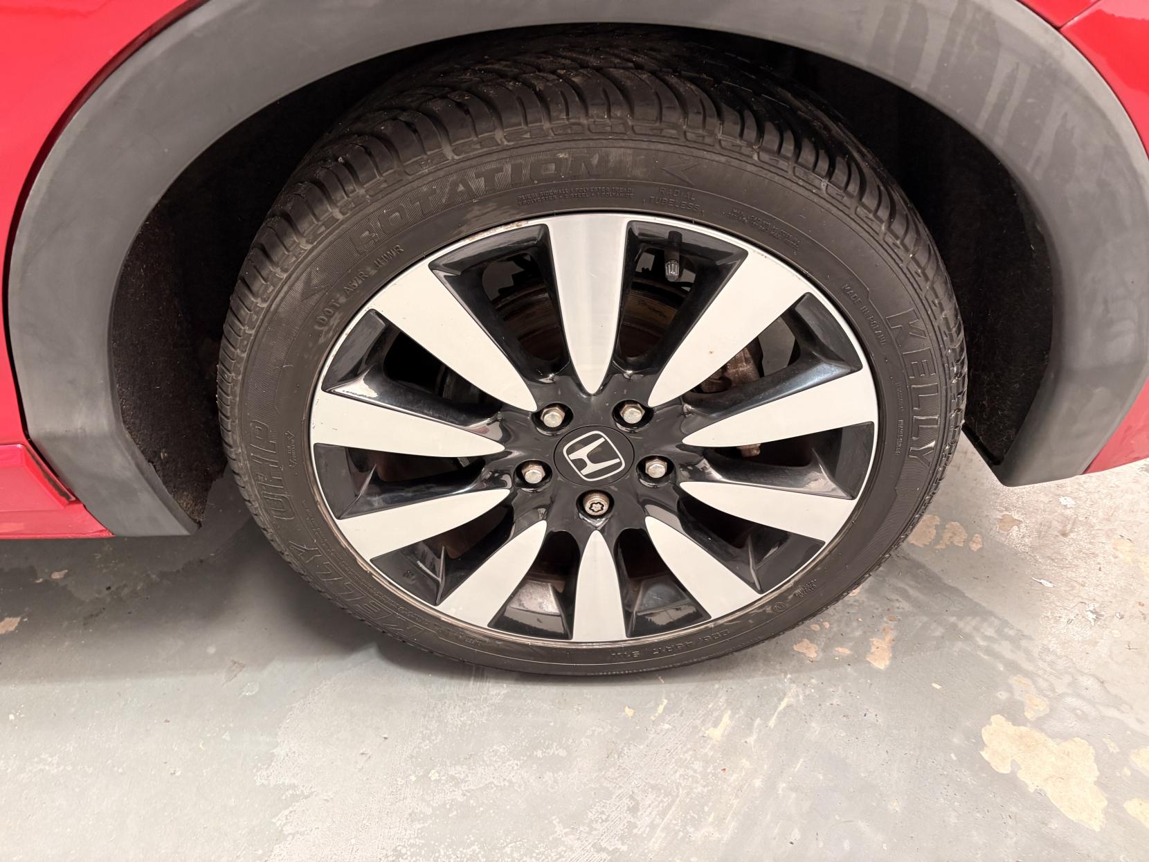 Vehicle Image 13