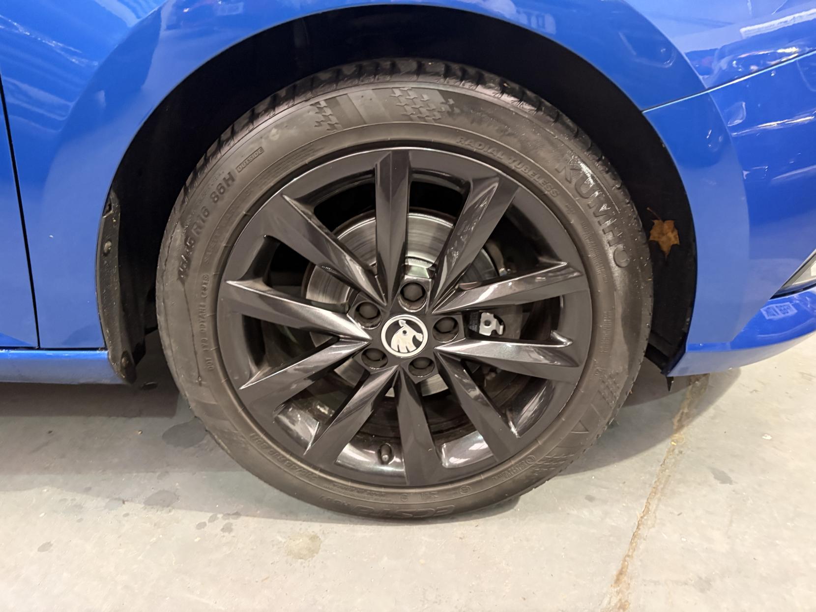 Vehicle Image 15