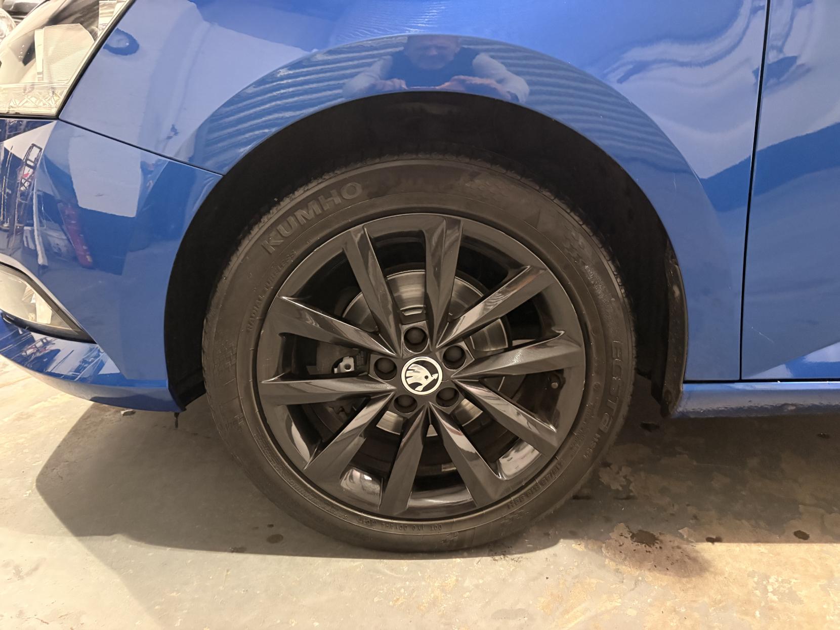 Vehicle Image 16