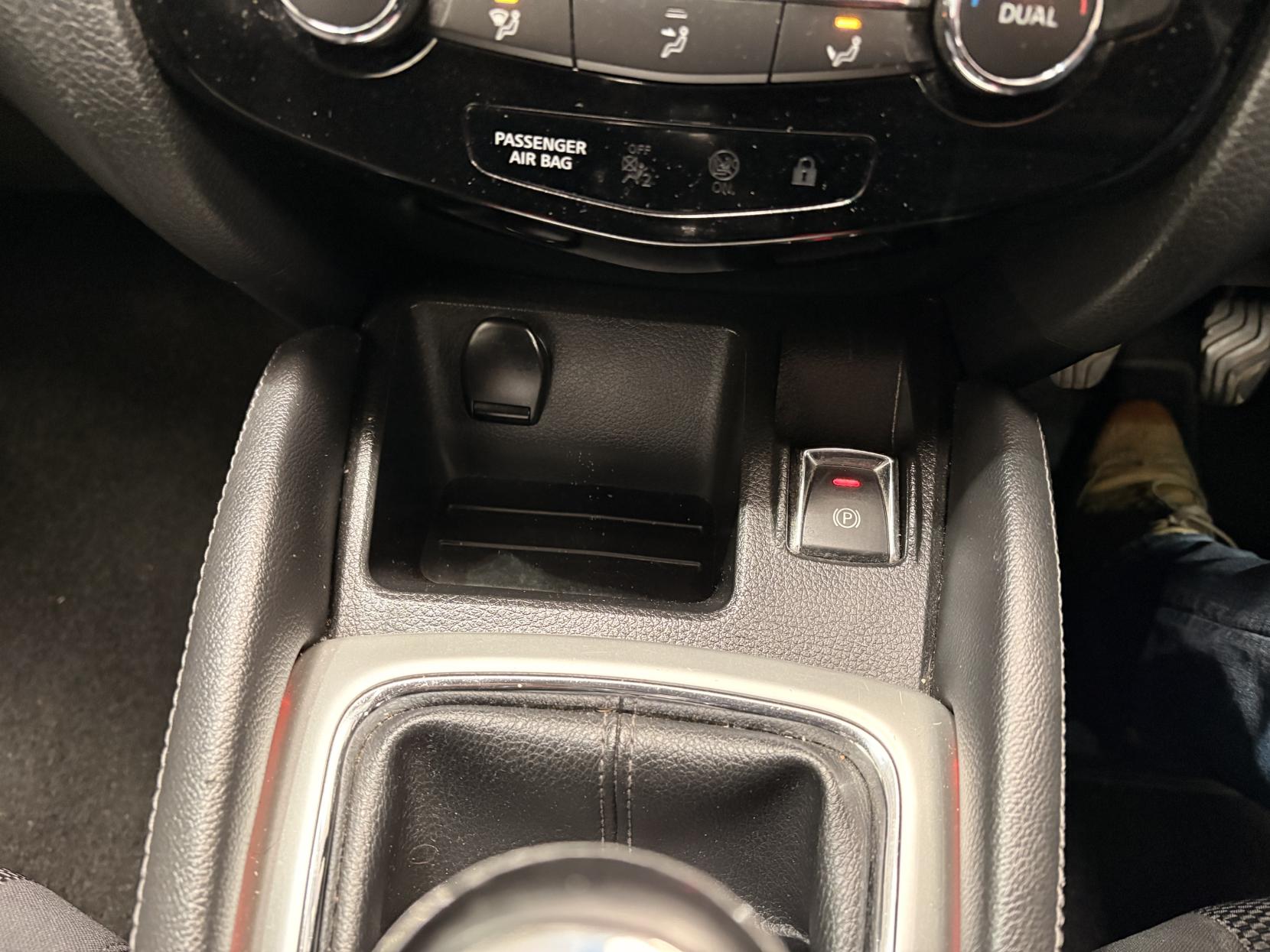 Vehicle Image 23