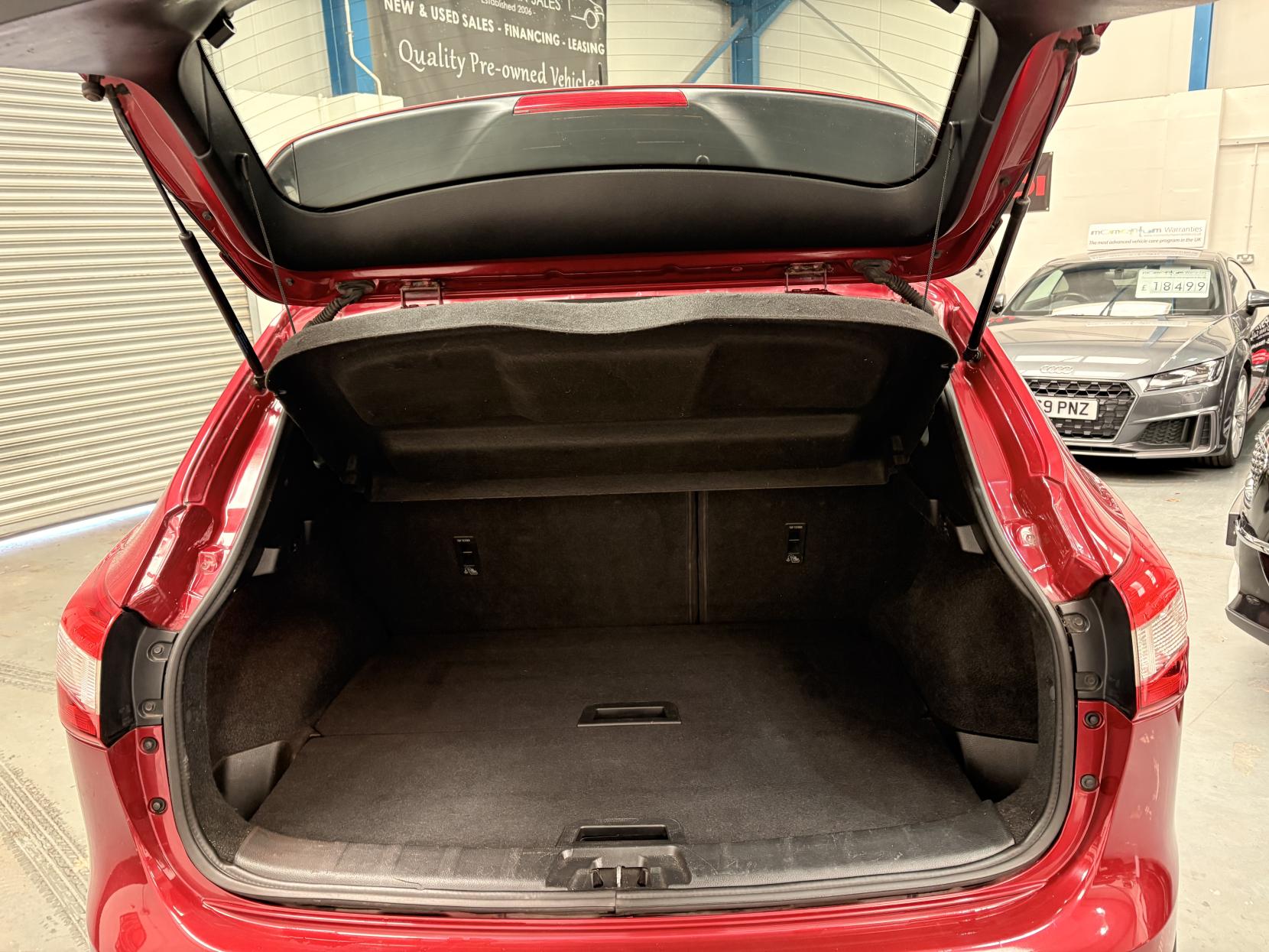 Vehicle Image 17