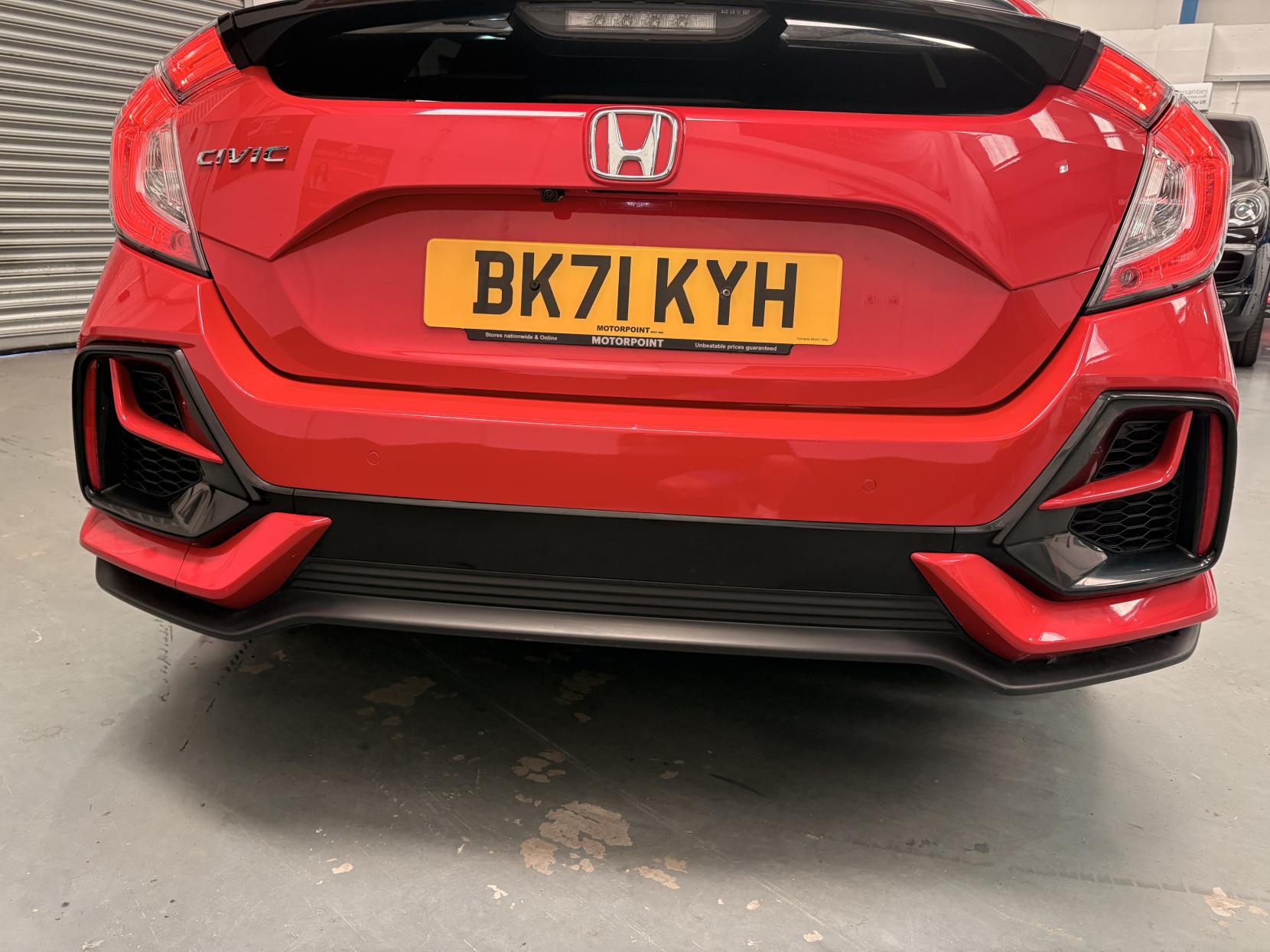 Vehicle Image 8