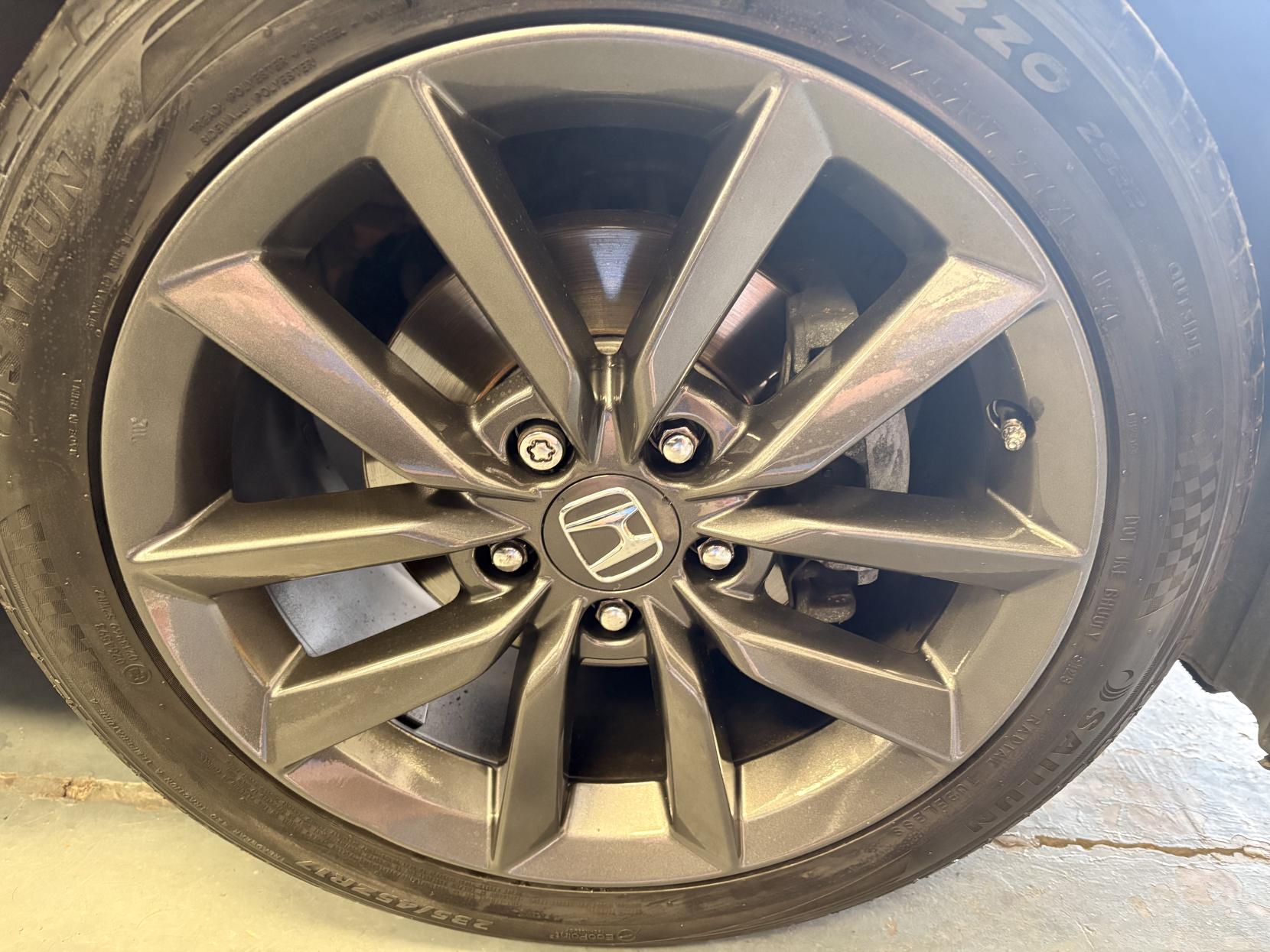 Vehicle Image 18