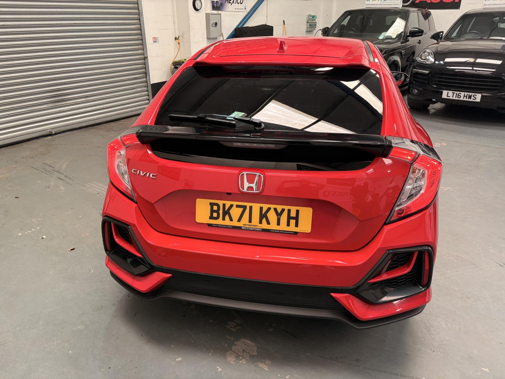 Vehicle Image 7
