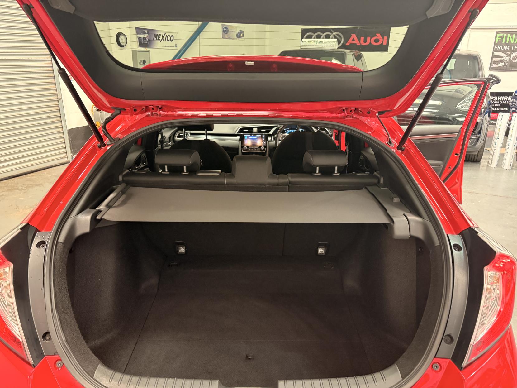 Vehicle Image 14