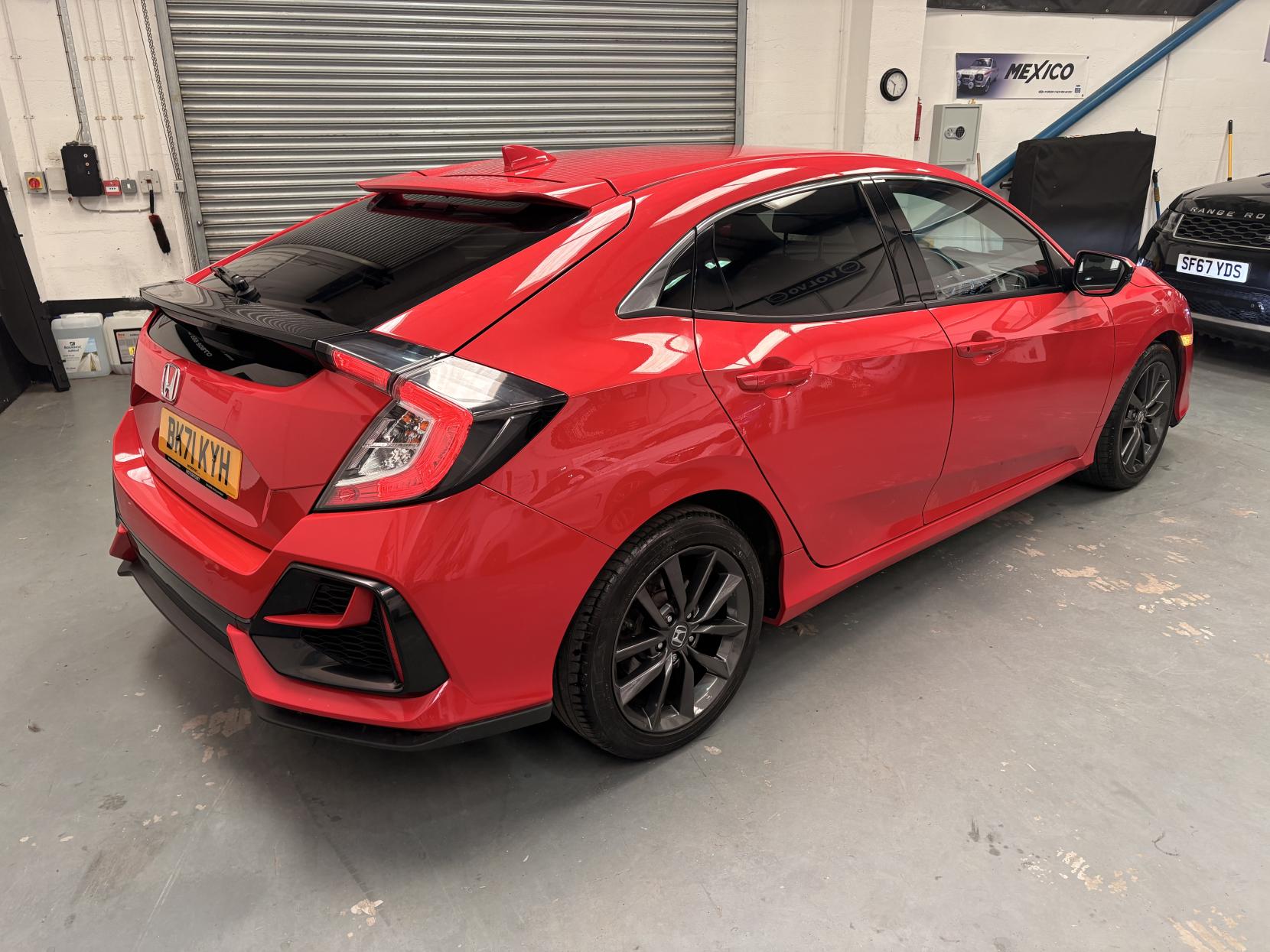 Vehicle Image 9