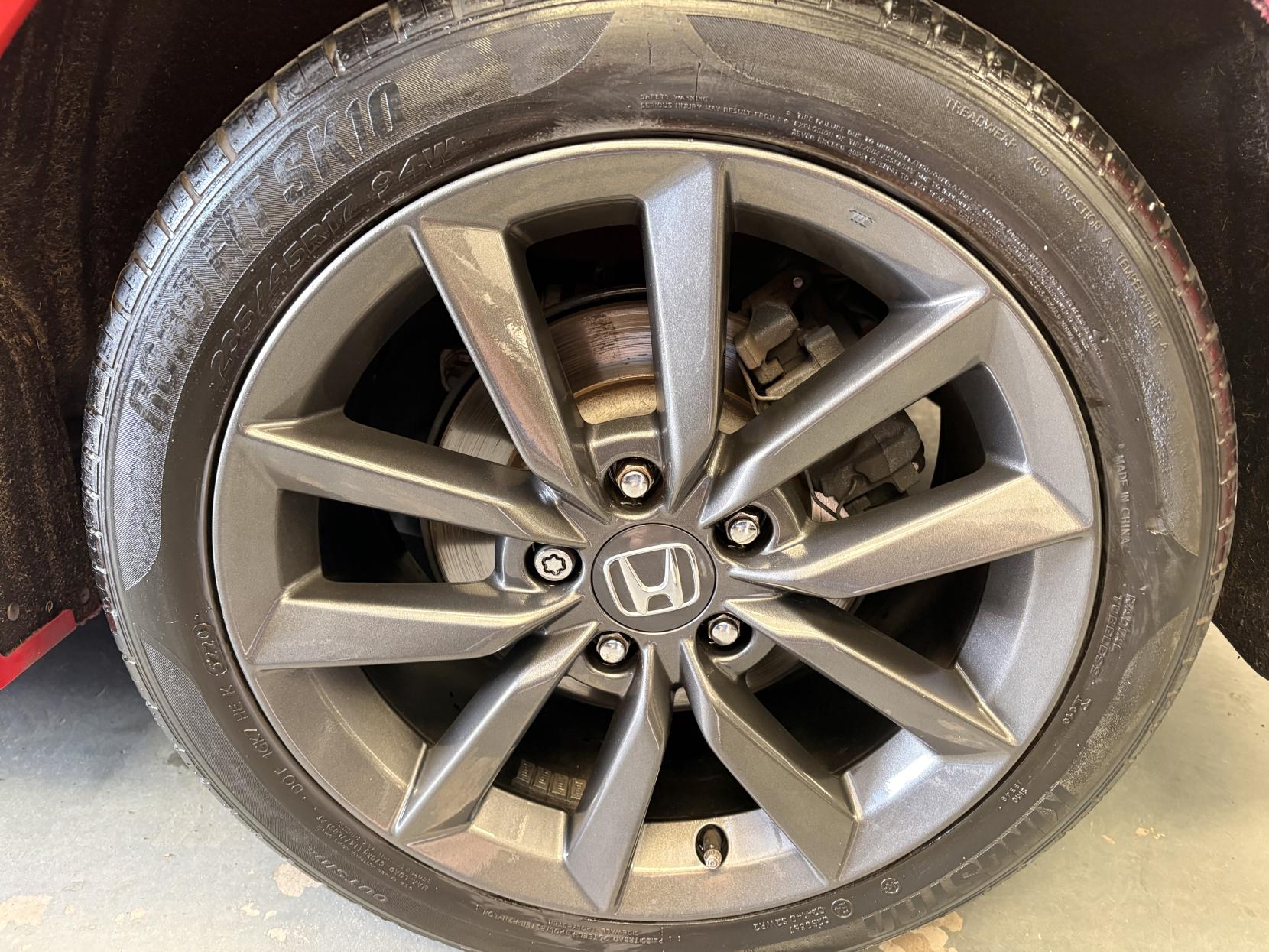 Vehicle Image 16