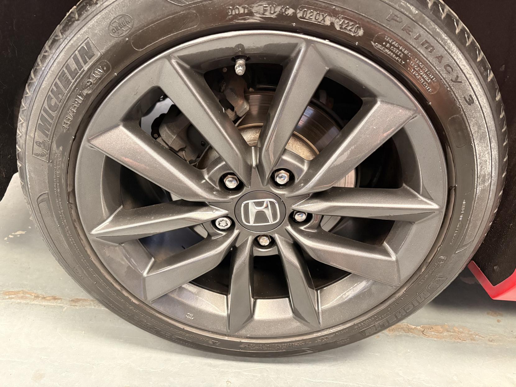 Vehicle Image 15