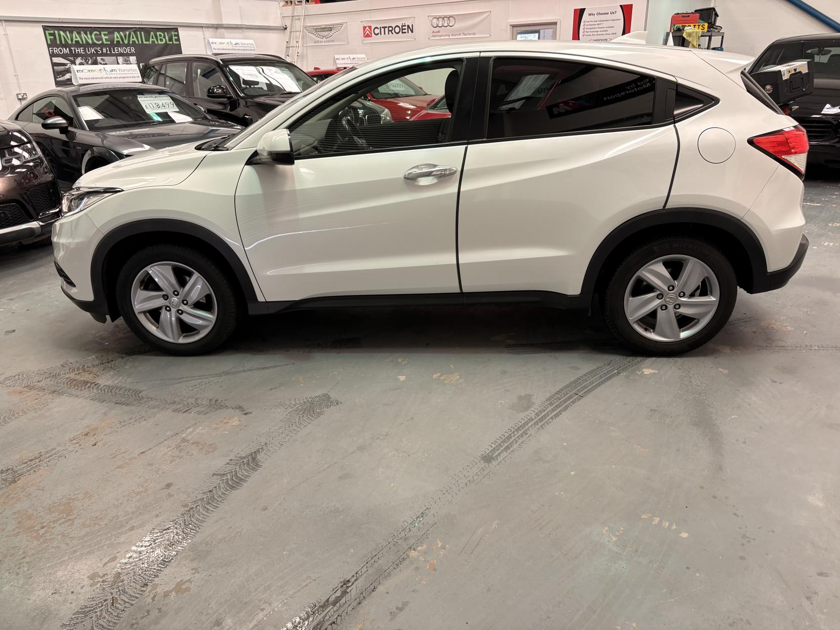 Vehicle Image 4