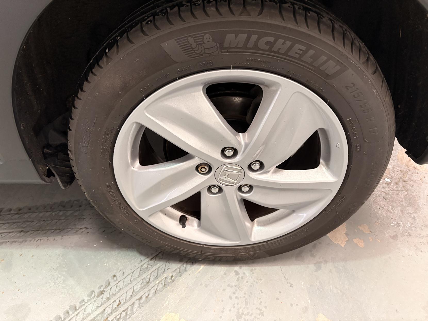 Vehicle Image 10