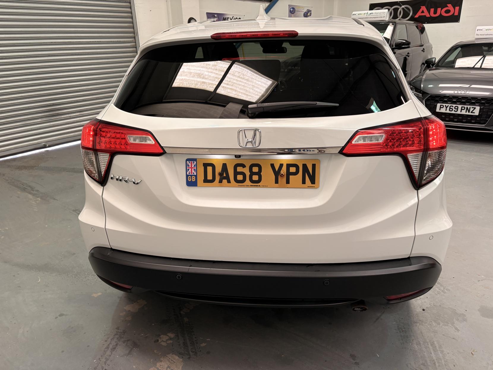 Vehicle Image 6
