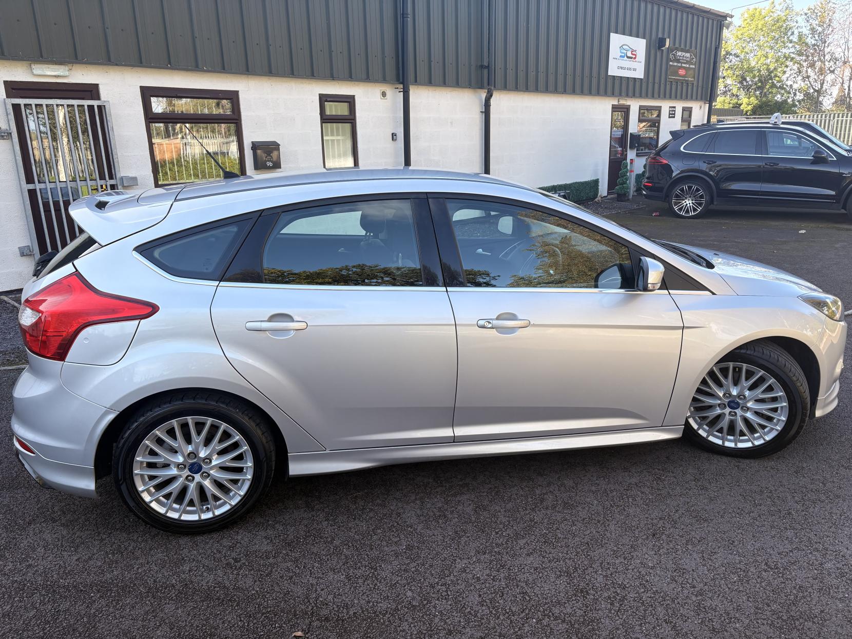 Vehicle Image 5