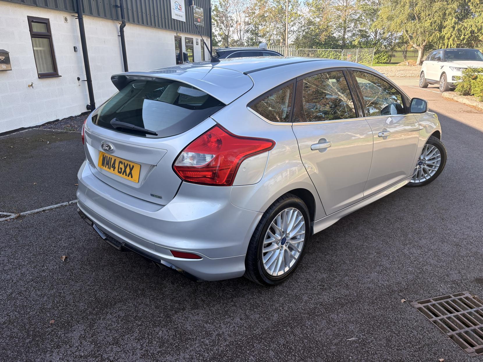 Vehicle Image 4