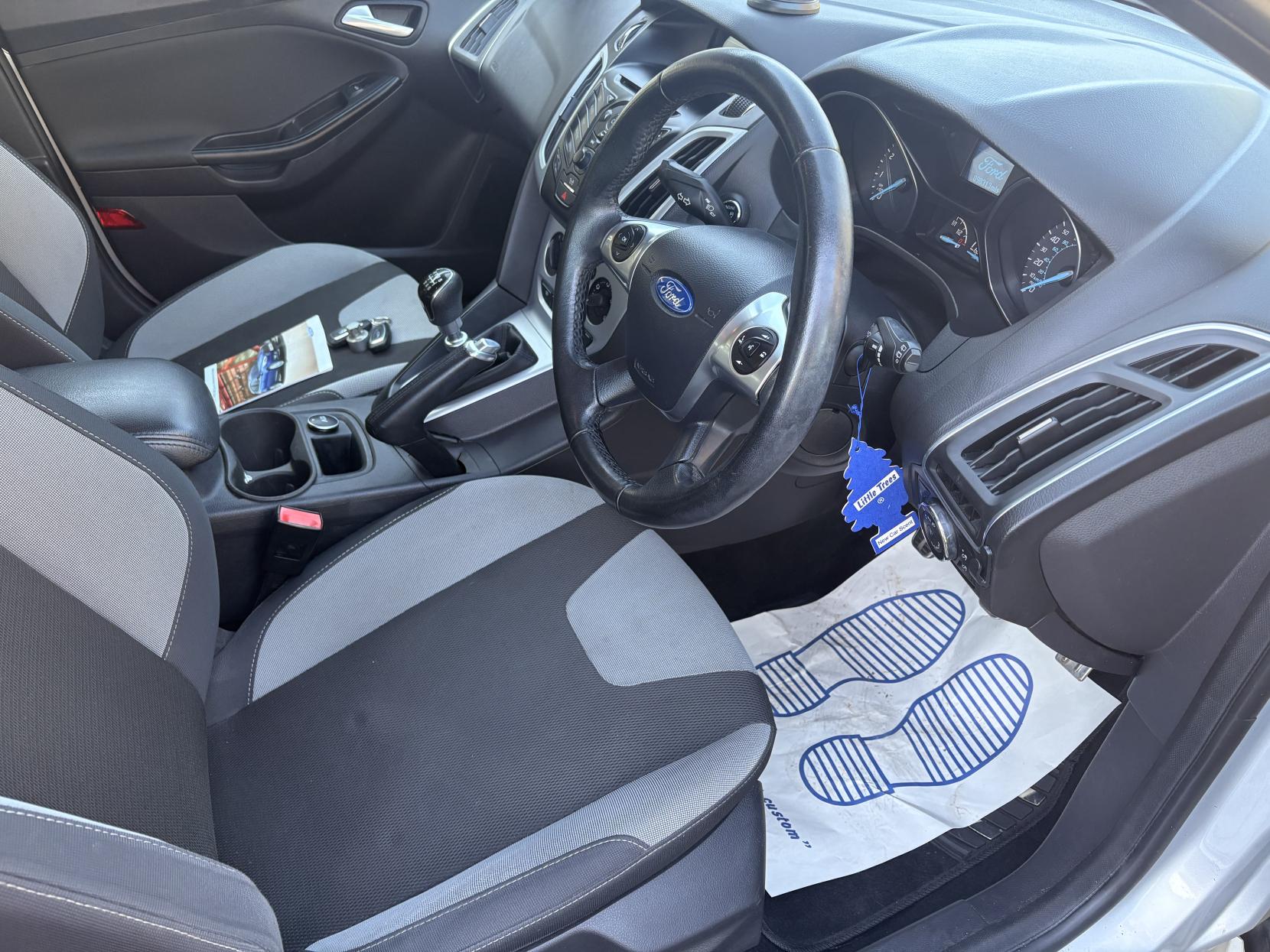 Vehicle Image 11