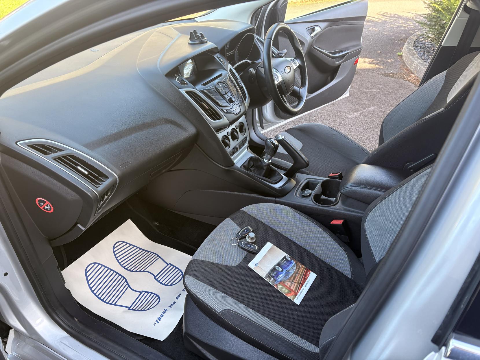 Vehicle Image 14