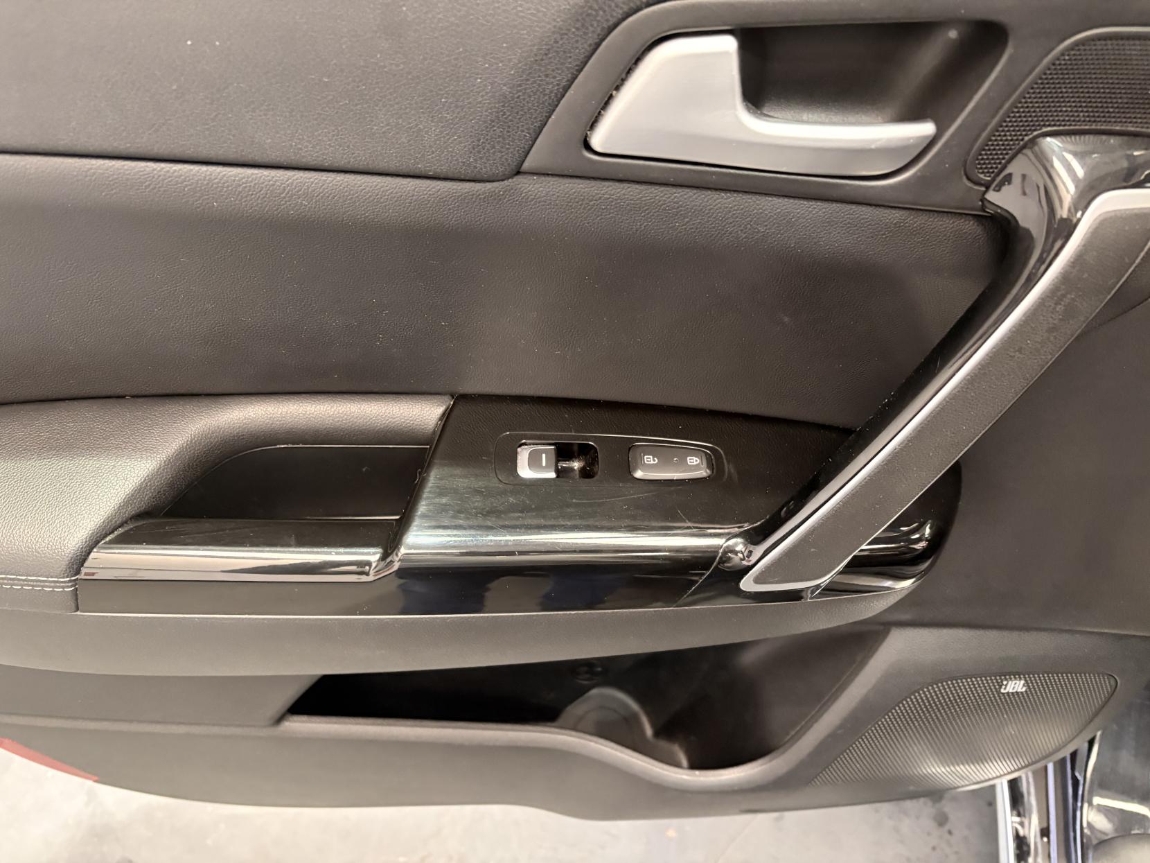 Vehicle Image 33