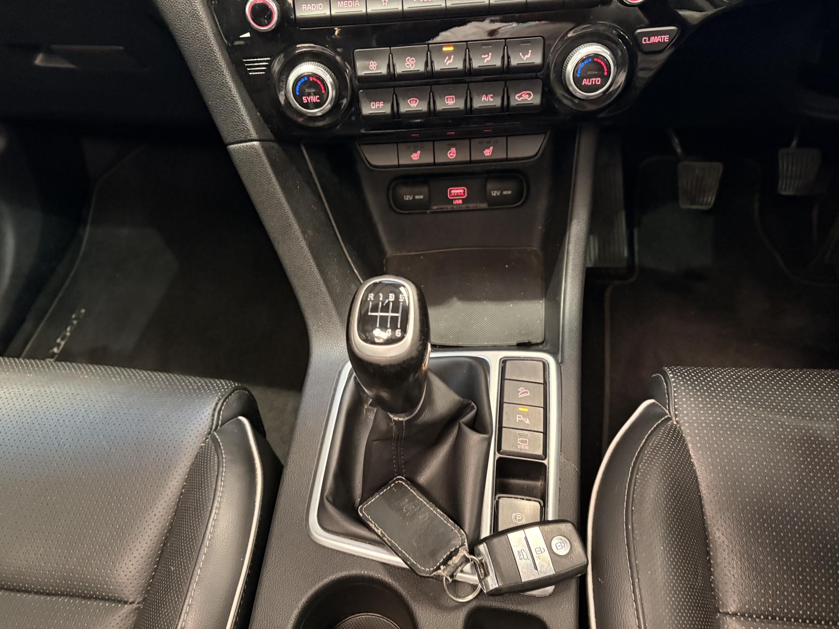 Vehicle Image 25