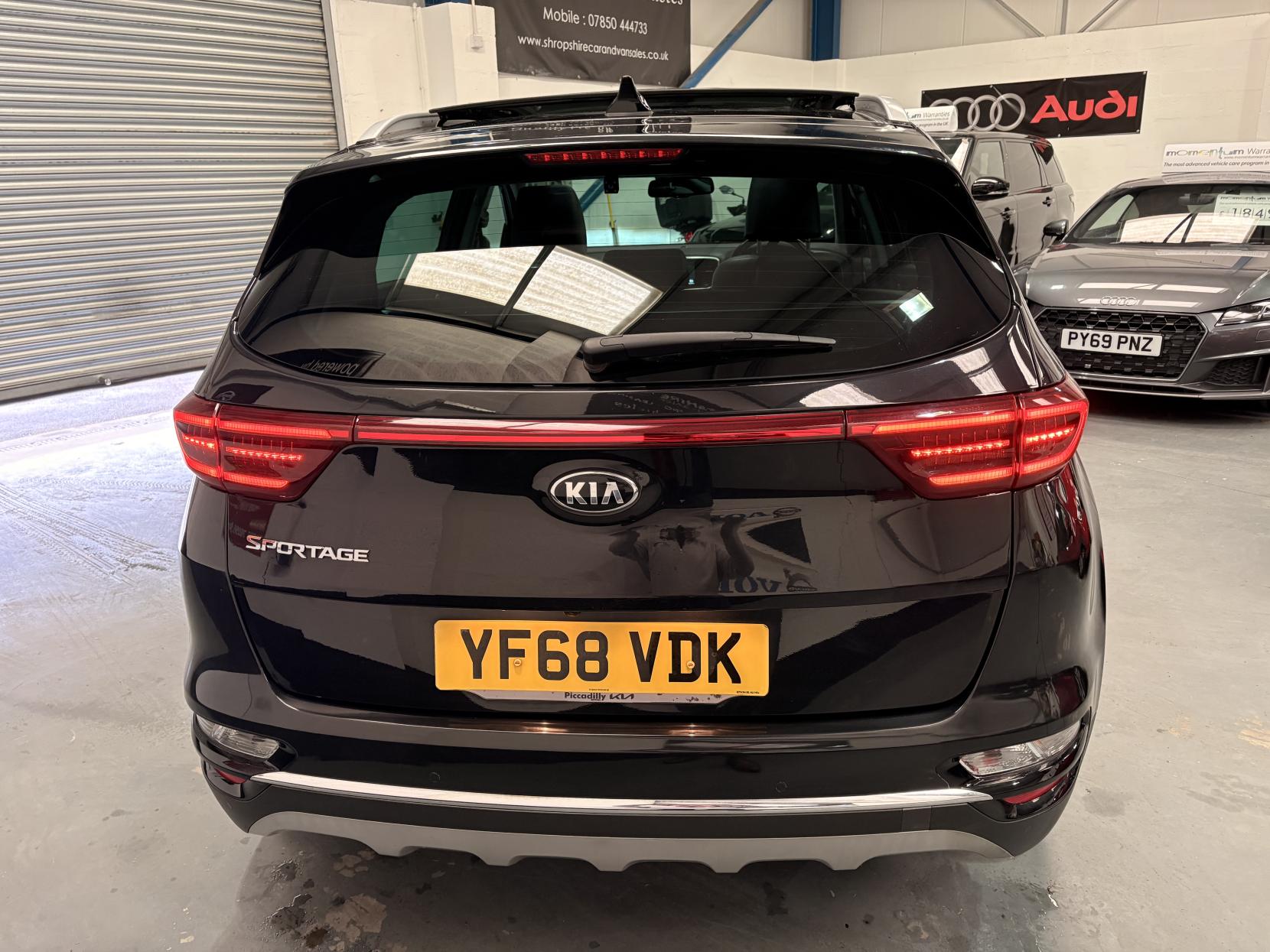 Vehicle Image 9