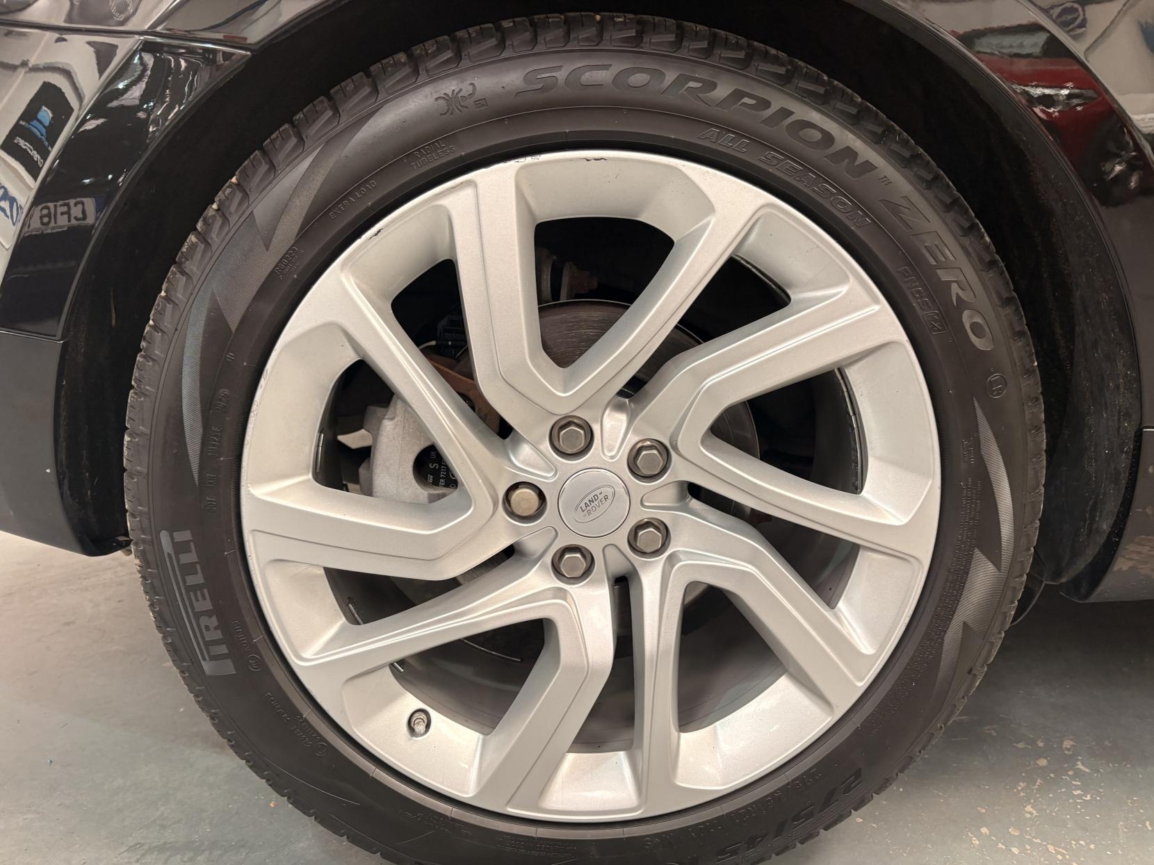 Vehicle Image 18