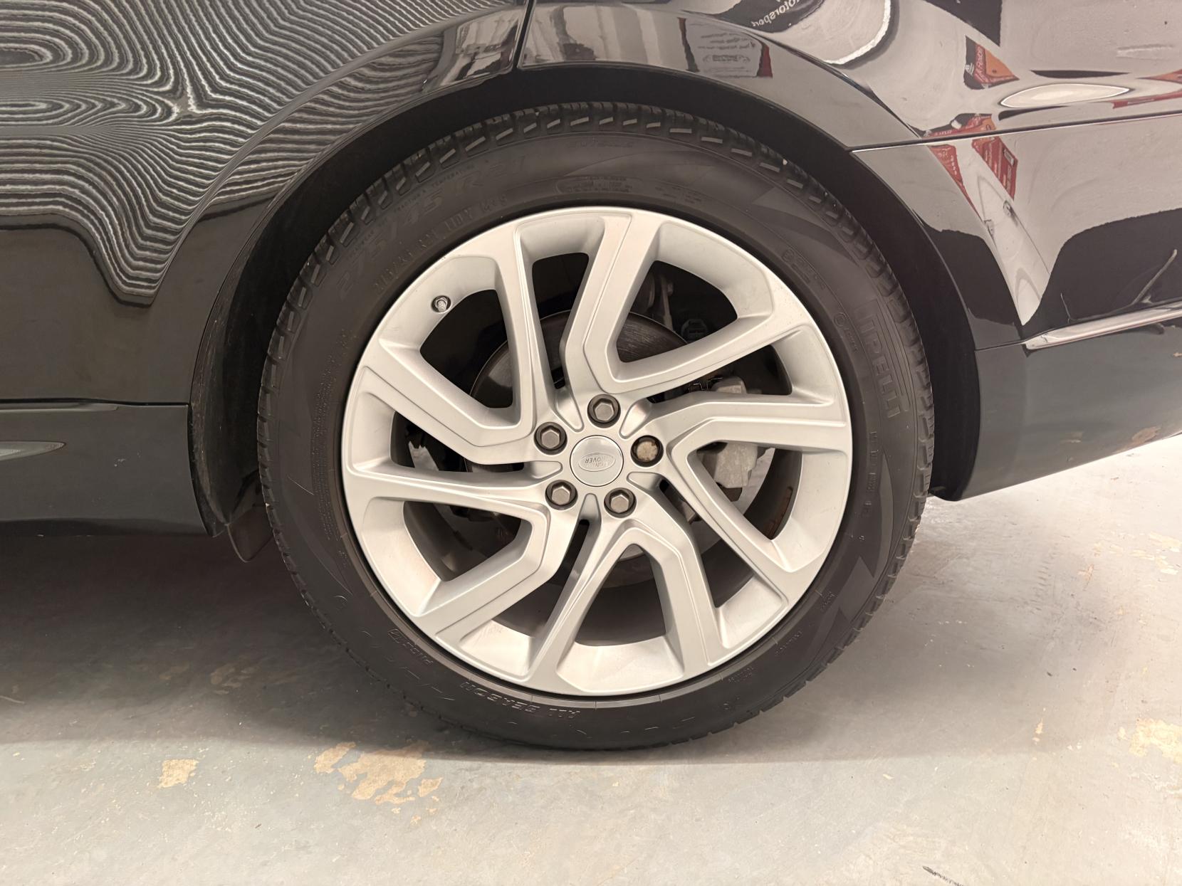 Vehicle Image 17