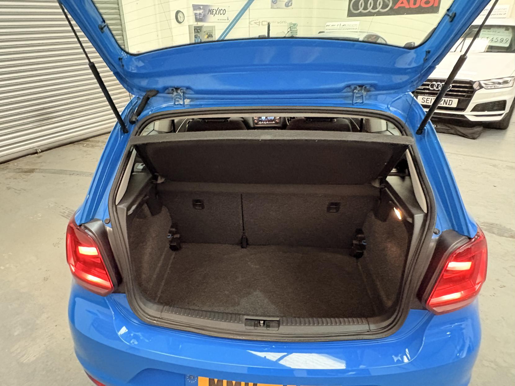 Vehicle Image 16