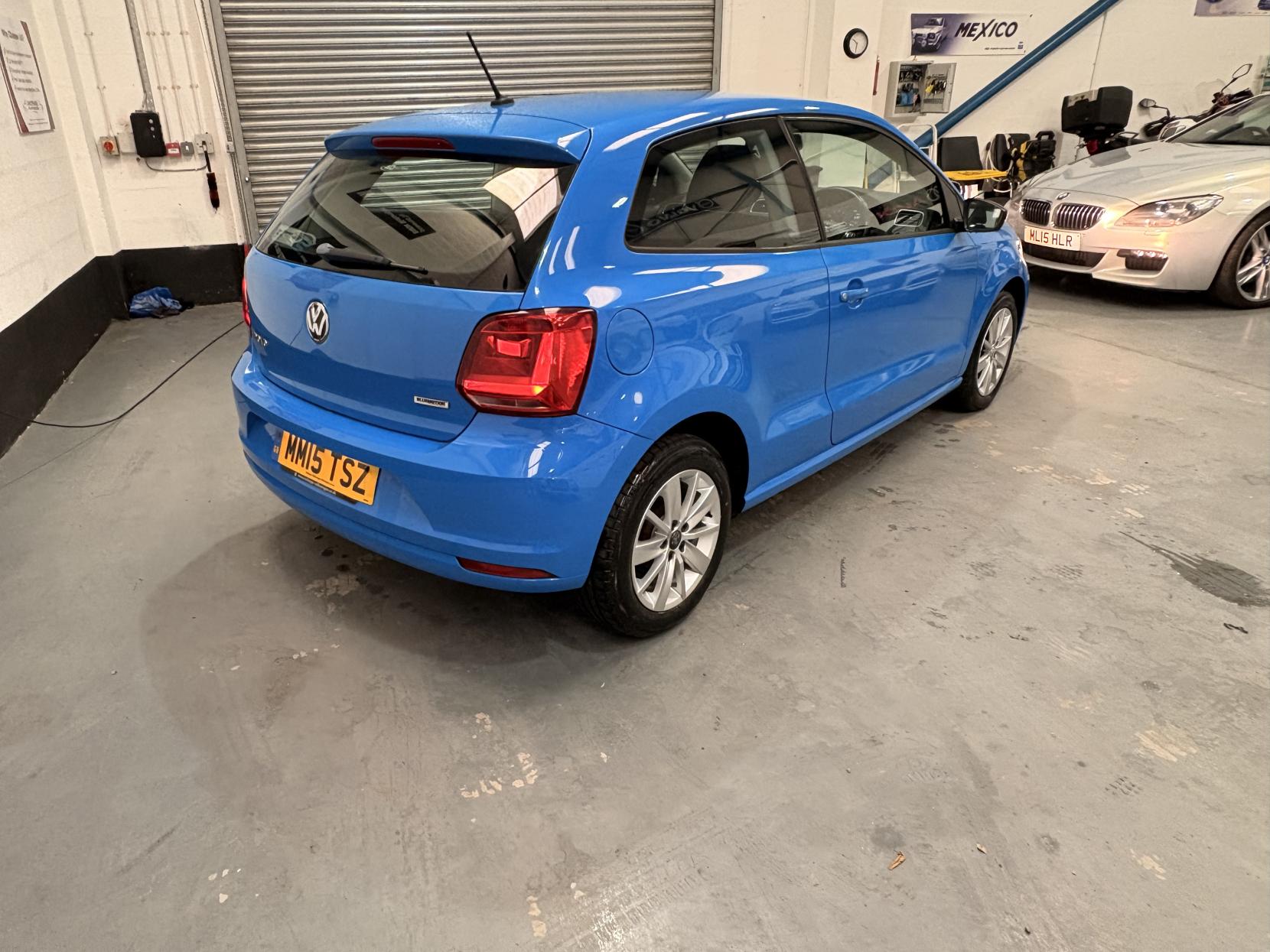 Vehicle Image 6