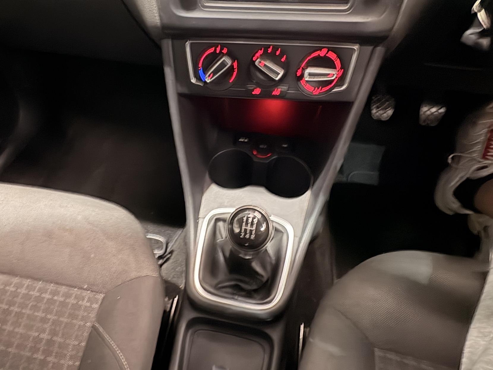 Vehicle Image 21