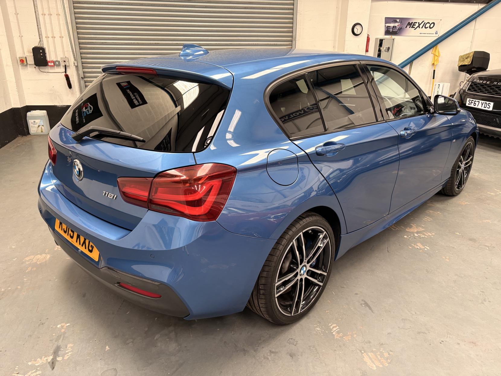 Vehicle Image 11