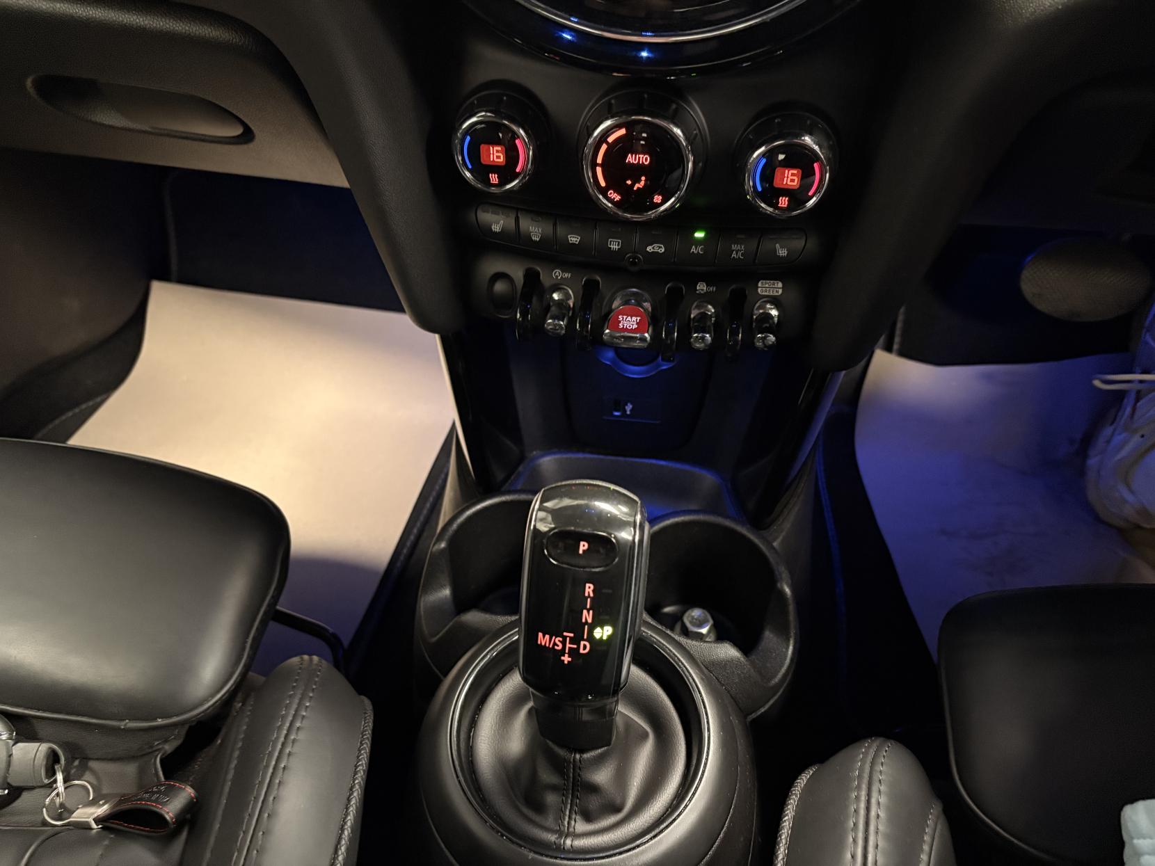 Vehicle Image 23