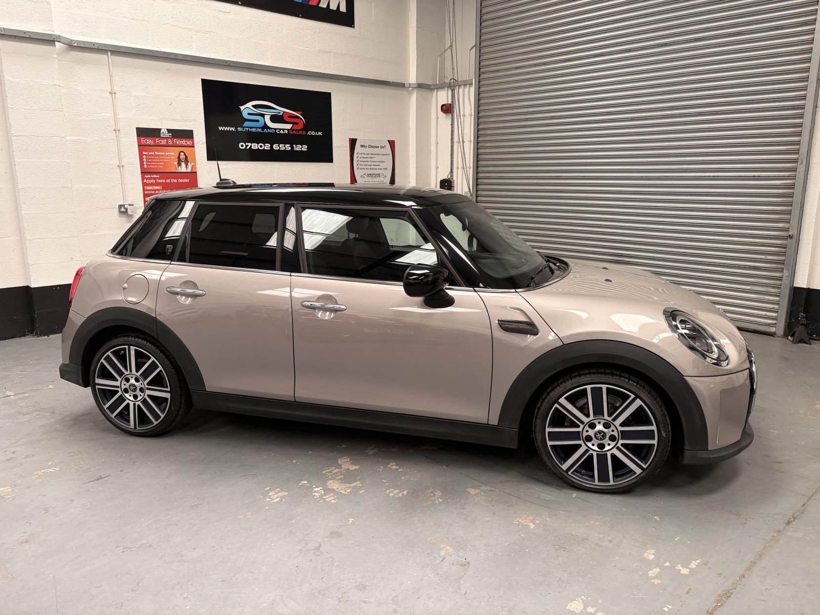 MINI Hatch 1.5 Cooper Exclusive Hatchback 5dr Petrol Steptronic Euro 6 (s/s) (136 ps)