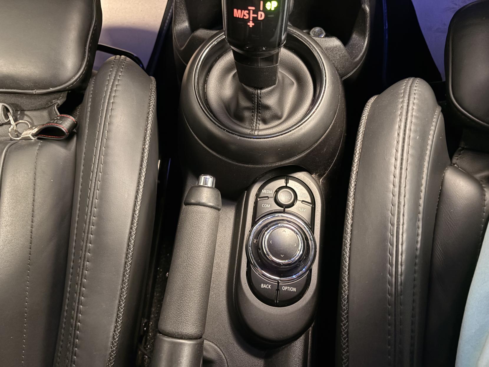 Vehicle Image 24