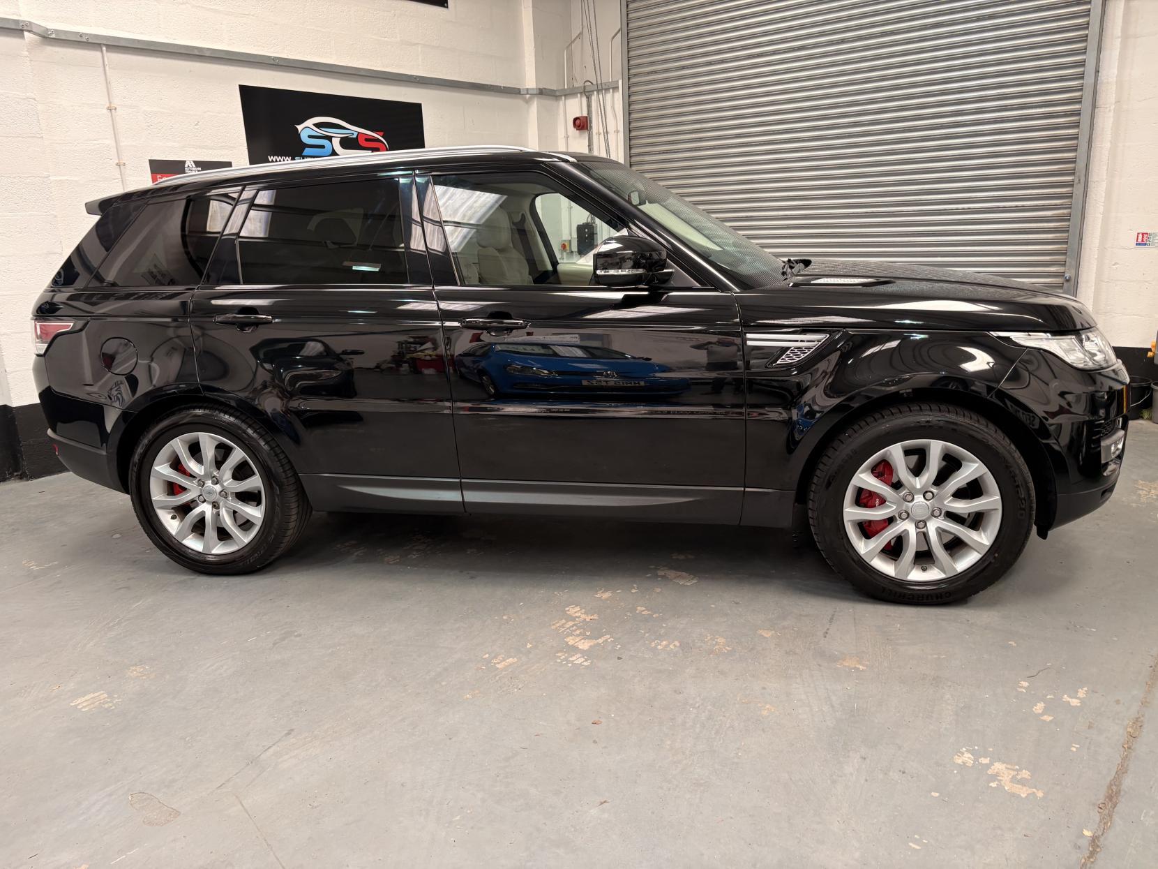 Land Rover Range Rover Sport 3.0 SD V6 HSE SUV 5dr Diesel Auto 4WD Euro 6 (s/s) (306 ps)