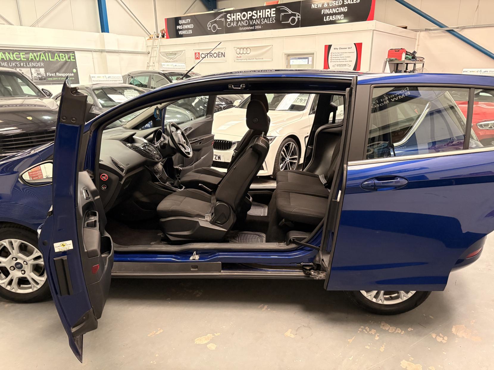 Vehicle Image 13