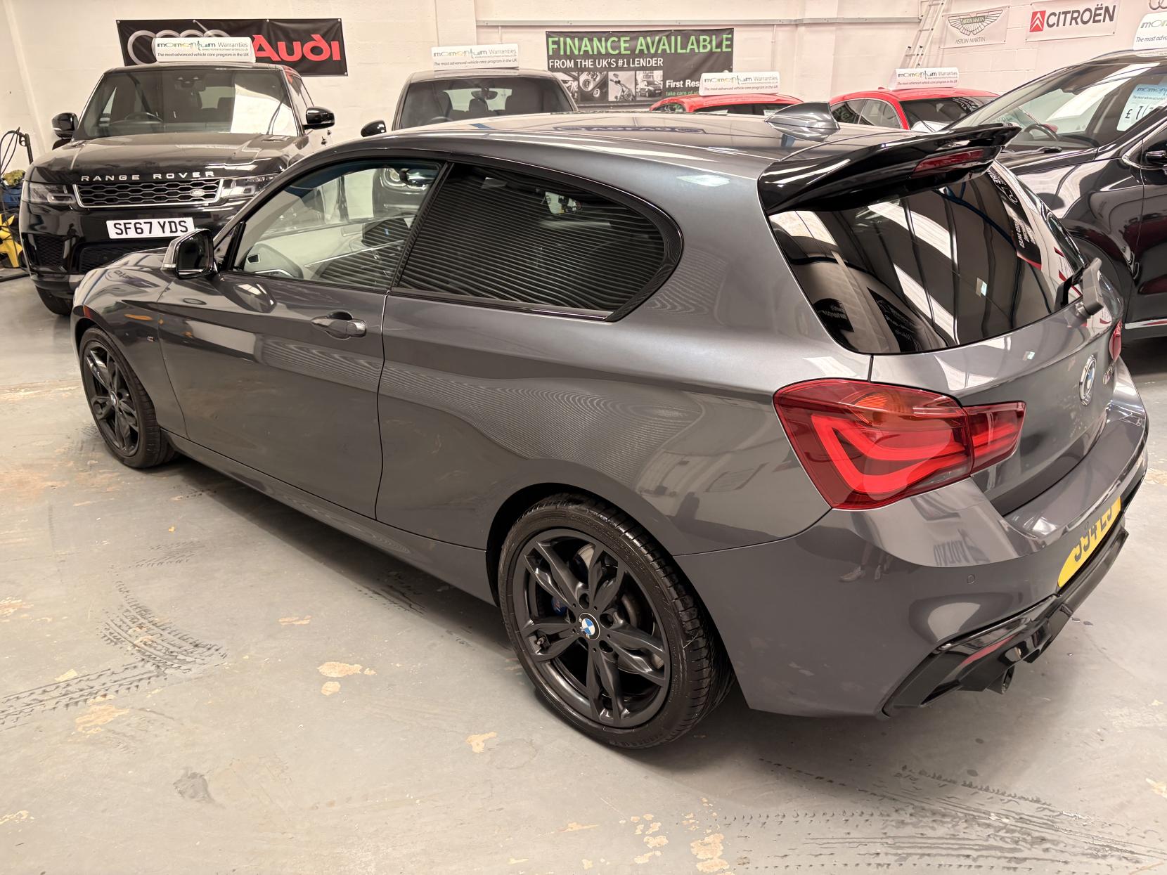 Vehicle Image 7