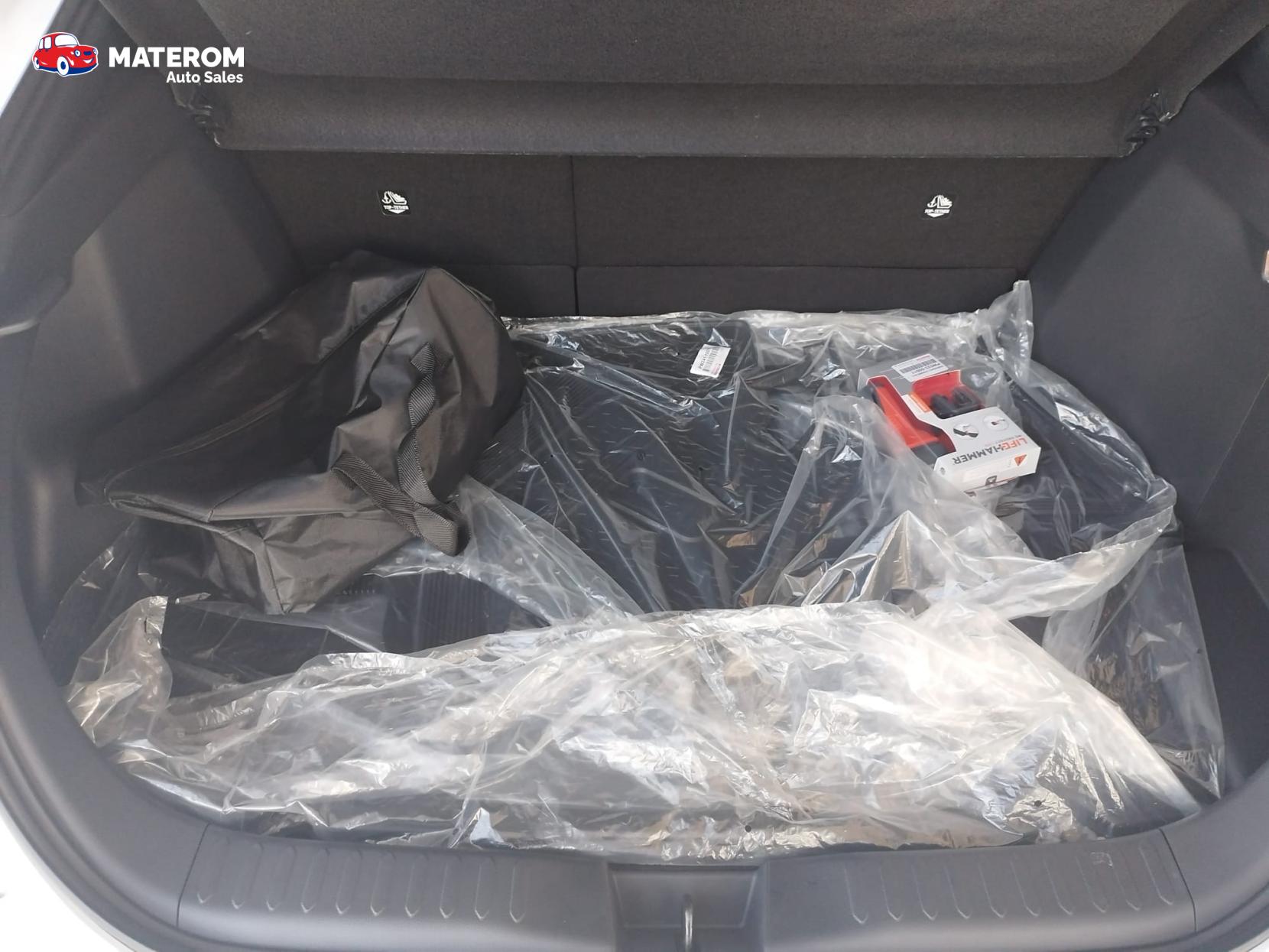 Toyota C-HR 2.0   197 hp New C-hr 2.0 full hybrid 